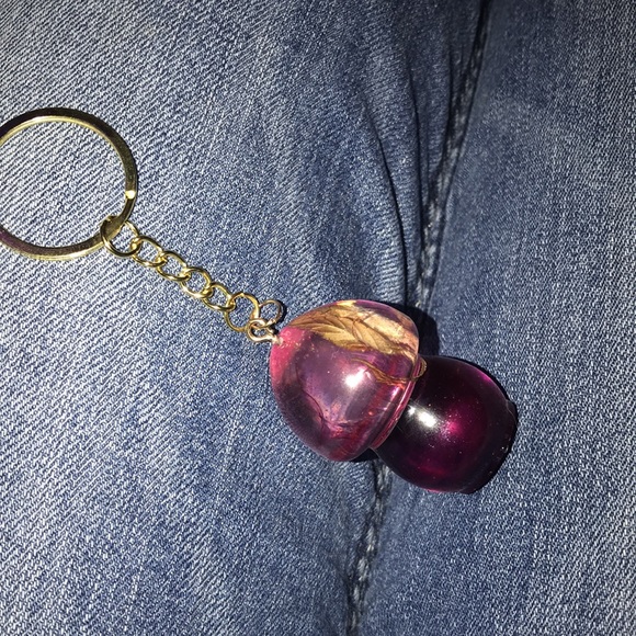 Custom epoxy mushroom 🍄 keychain with my favorite leaf New - Picture 3 of 6